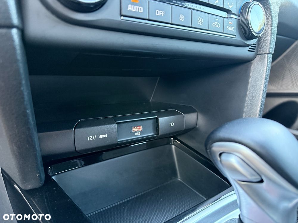 Kia Ceed 1.6 CRDi DCT Vision - 23