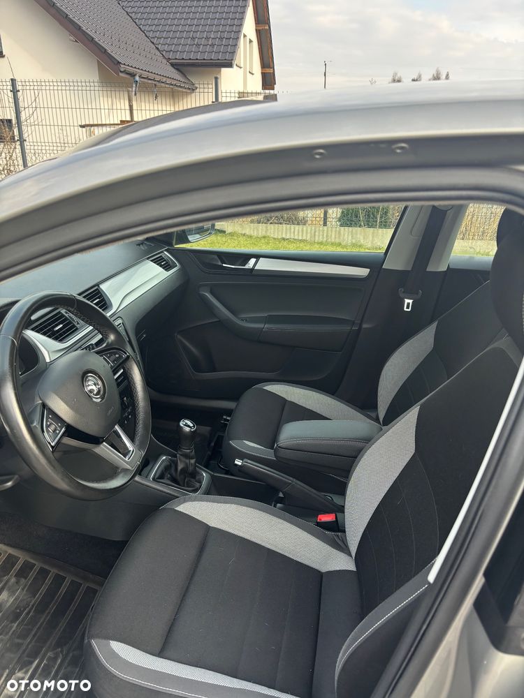 Skoda RAPID Spb 1.0 TSI Drive - 9