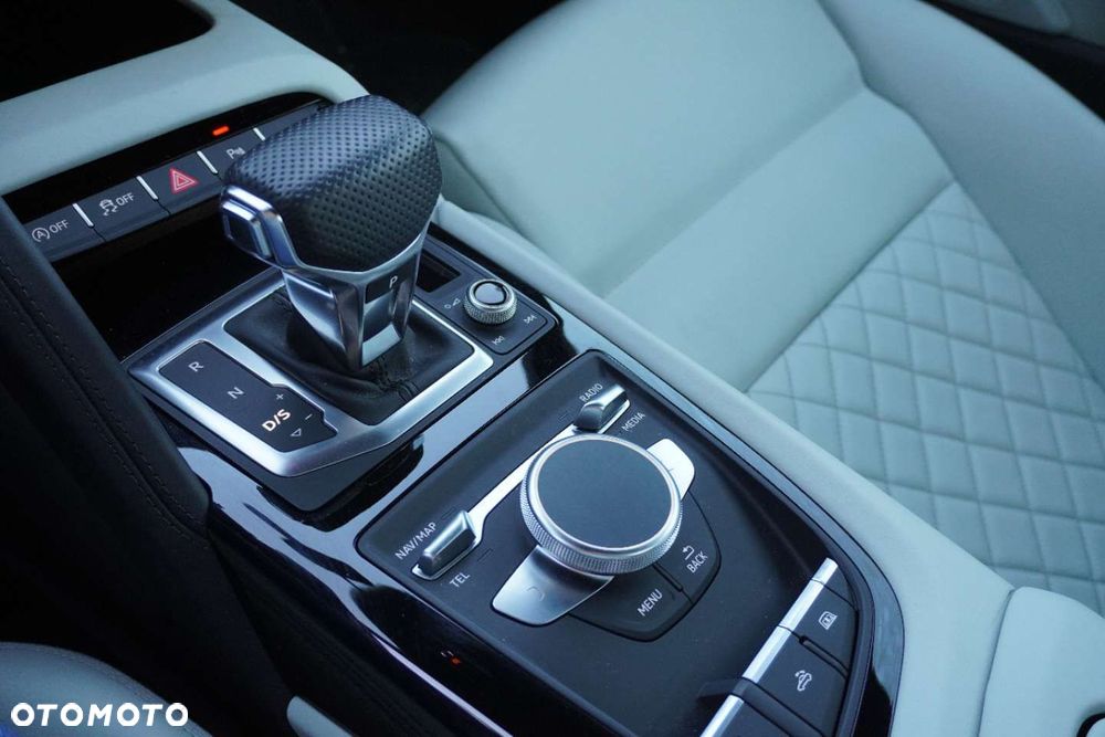 Audi R8 Spyder V10 RWD Performance - 21