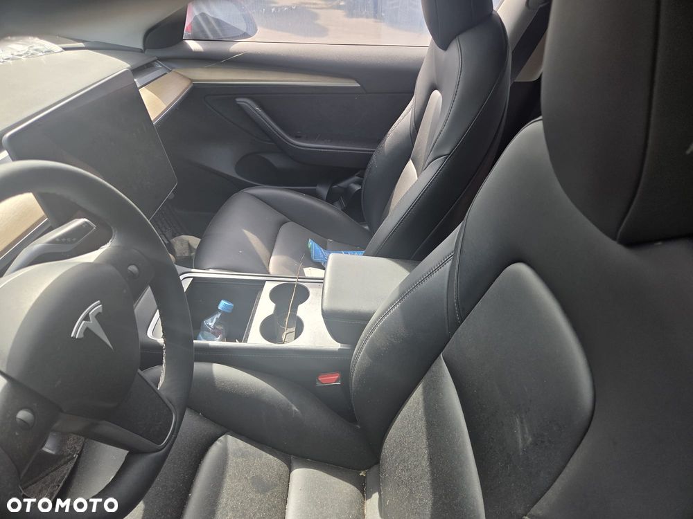 Tesla Model 3 - 16