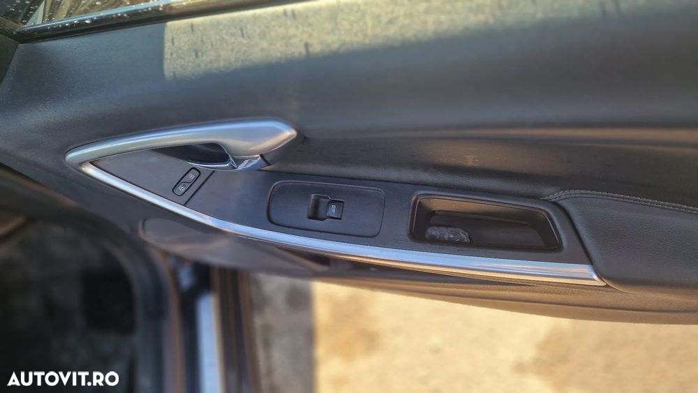 Volvo V60 D6 Plug-In-Hybrid AWD Geartronic Summum - 8