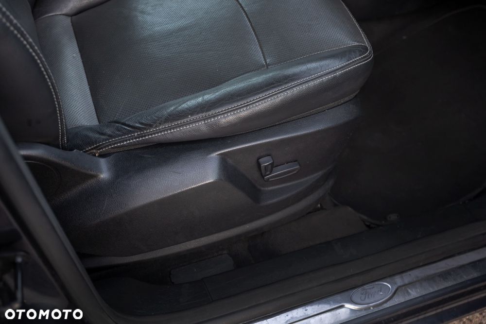 Ford Galaxy 2.2 TDCi Platinium X (Ghia) - 31