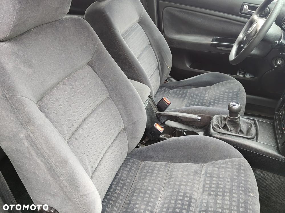 Volkswagen Passat 1.9 TDI Comfortline - 7