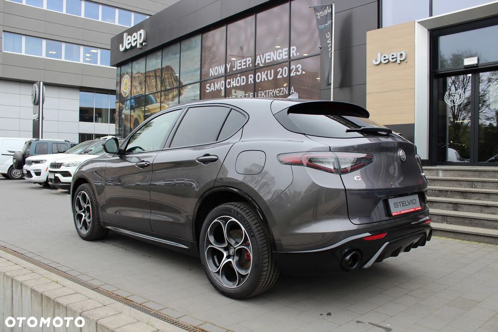 Alfa Romeo Stelvio - 3