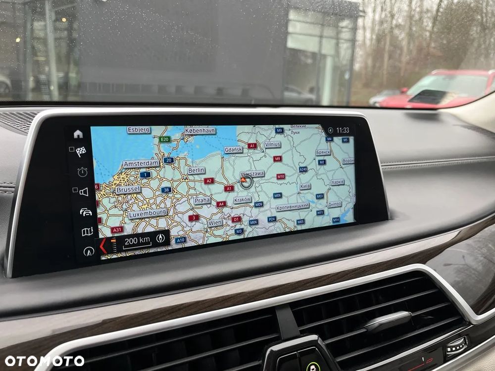 BMW Seria 7 750i xDrive - 7