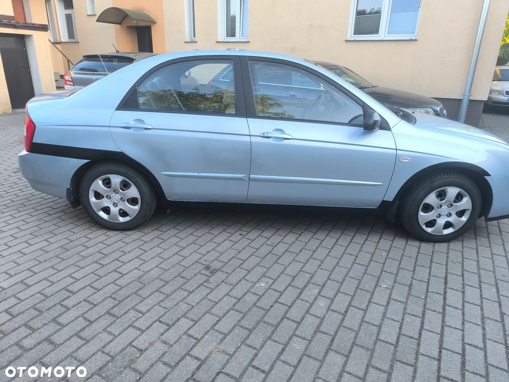 Kia Cerato 1.6 LX - 9