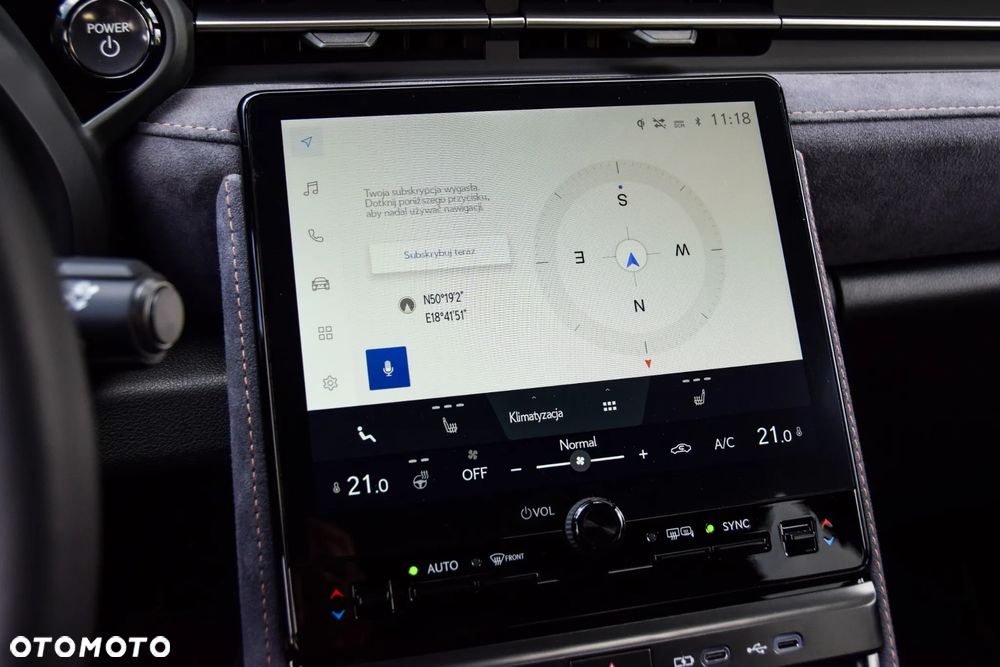 Lexus LBX 1.5 Hybrid Cool AWD - 14