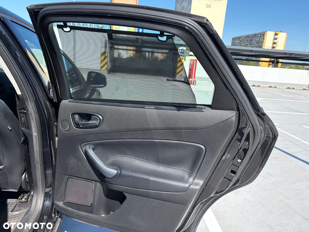 Ford Mondeo 2.0 Ghia X - 23