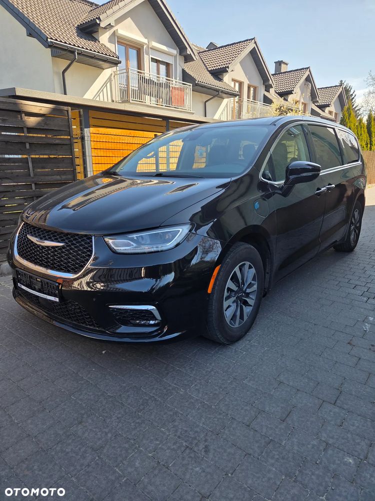 Chrysler Pacifica - 2