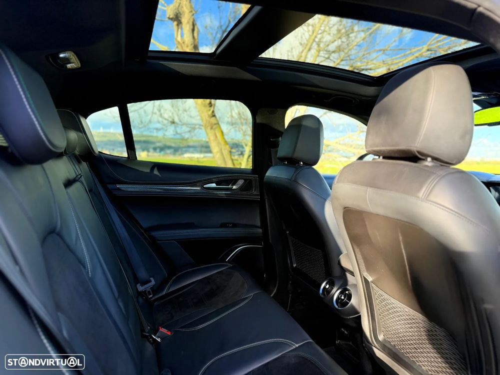 Alfa Romeo Stelvio V6 2.9 Bi-Turbo AT8-Q4 Quadrifoglio - 15