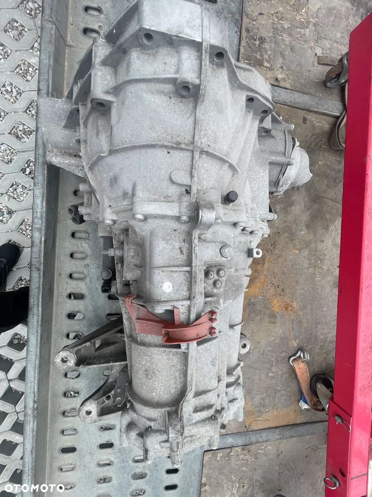 SKRZYNIA BIEGÓW AUDI A4 B8 2.0 TDI 0B1301213