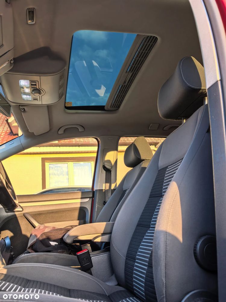 Volkswagen Touran 2.0 TDI DPF United - 13