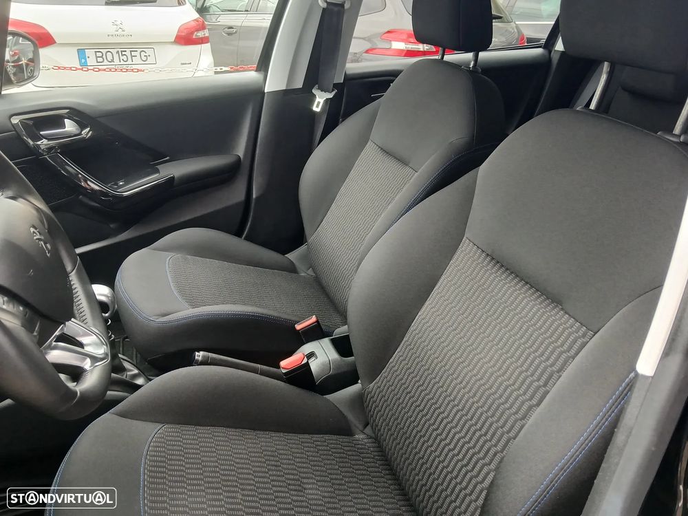 Peugeot 208 1.5 BlueHDi Signature - 11