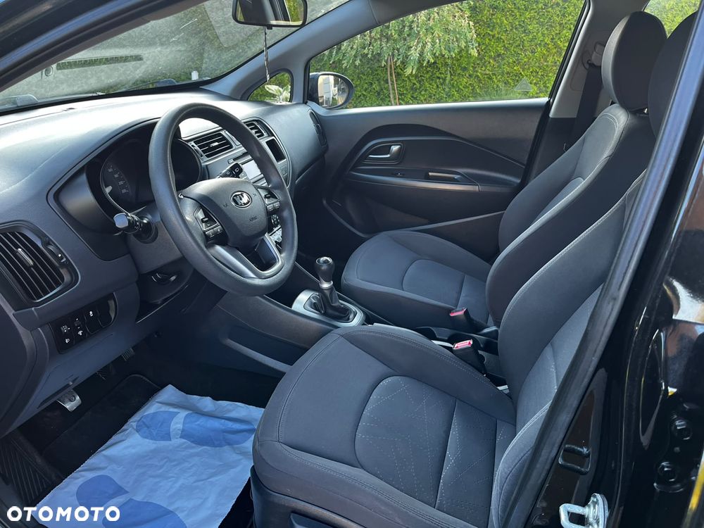 Kia Rio - 10