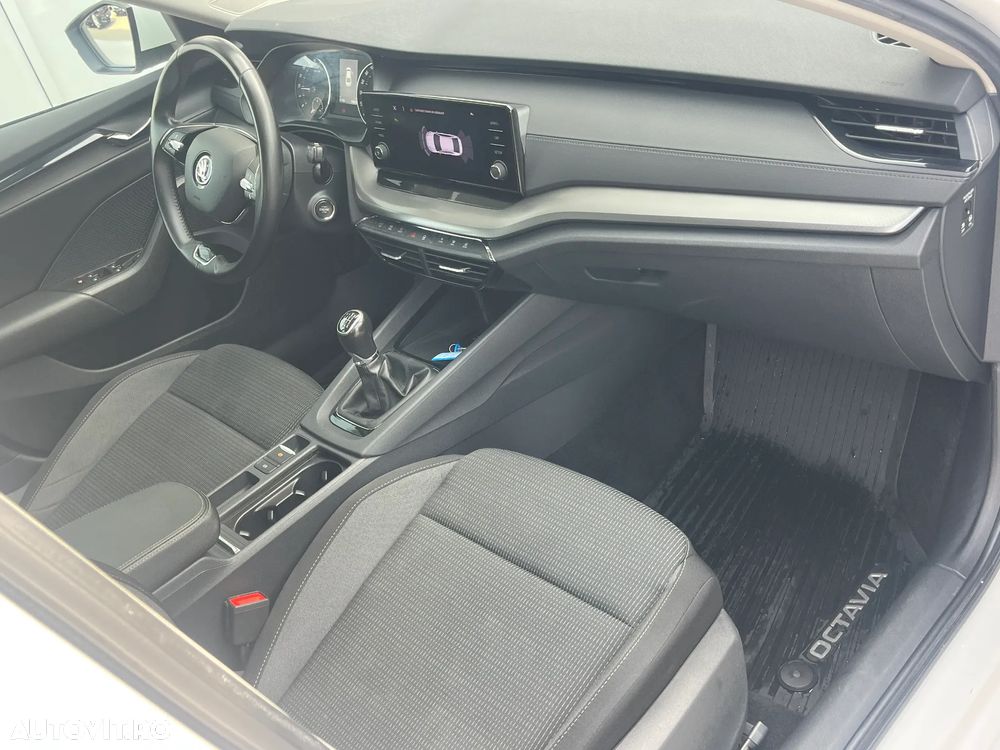 Skoda Octavia 2.0 TDI Ambition - 25