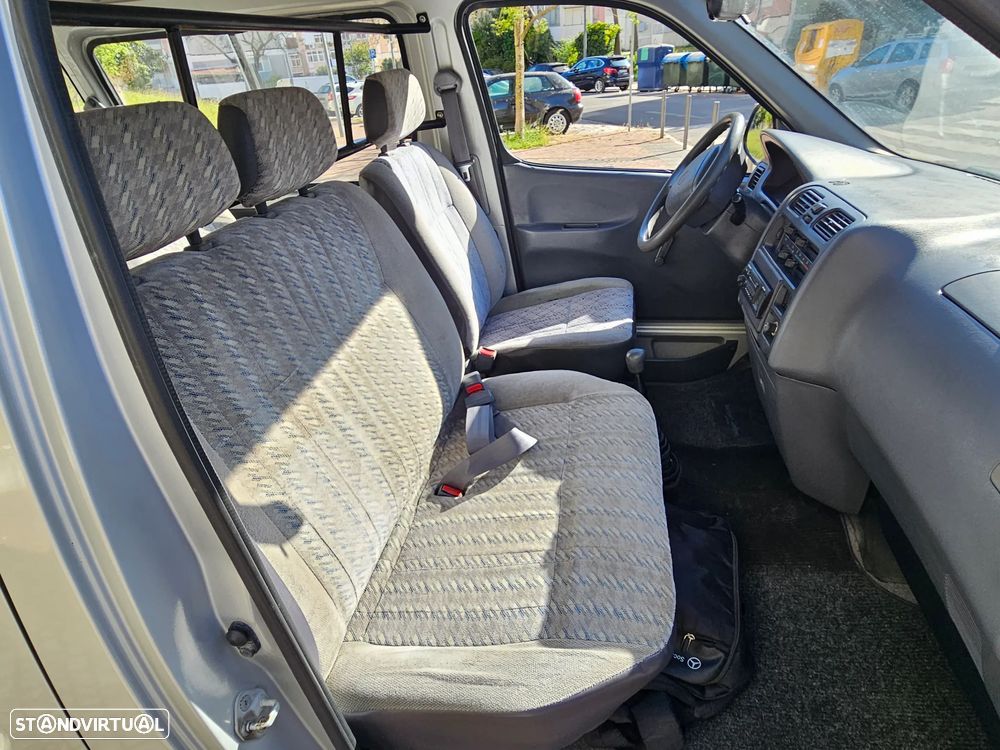 Toyota HiAce 2.4 D LH102L 4 Vidros - 6