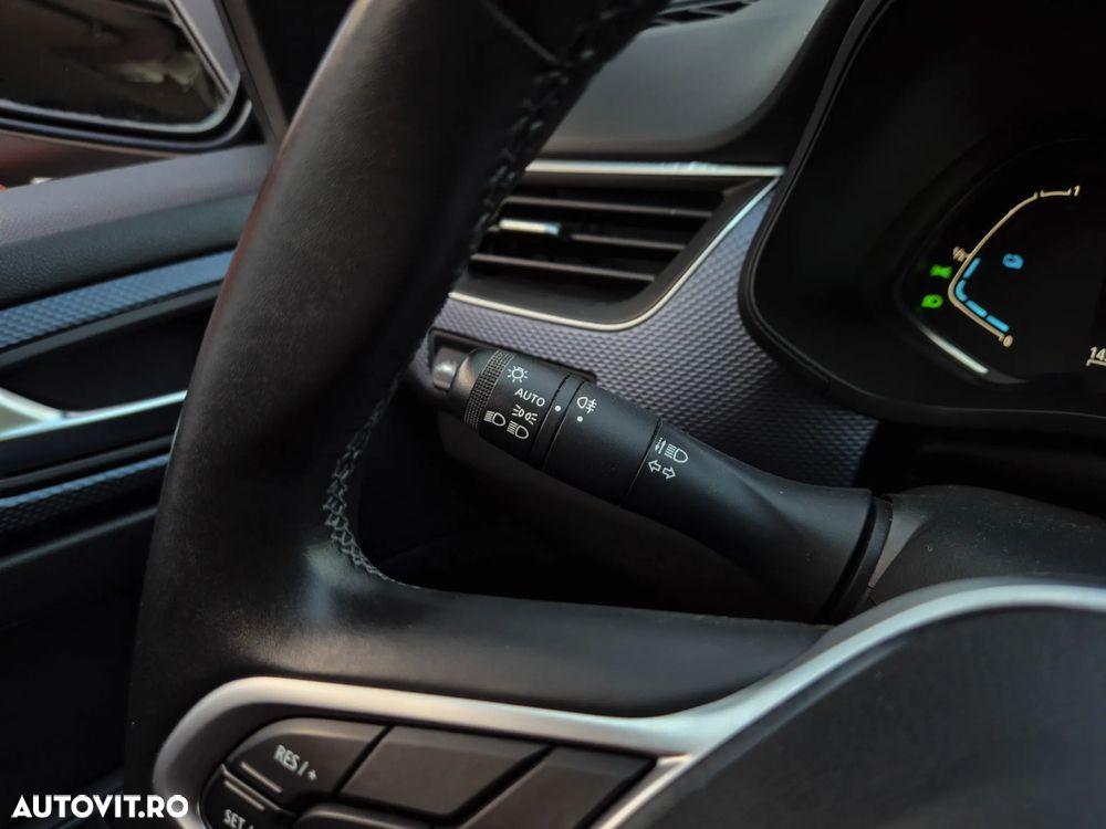 Renault Arkana E-TECH 145 Evolution - 18