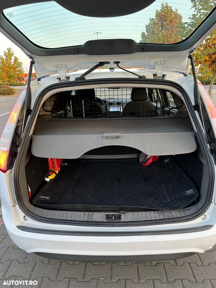 Ford Focus 1.6 16V Style - 7