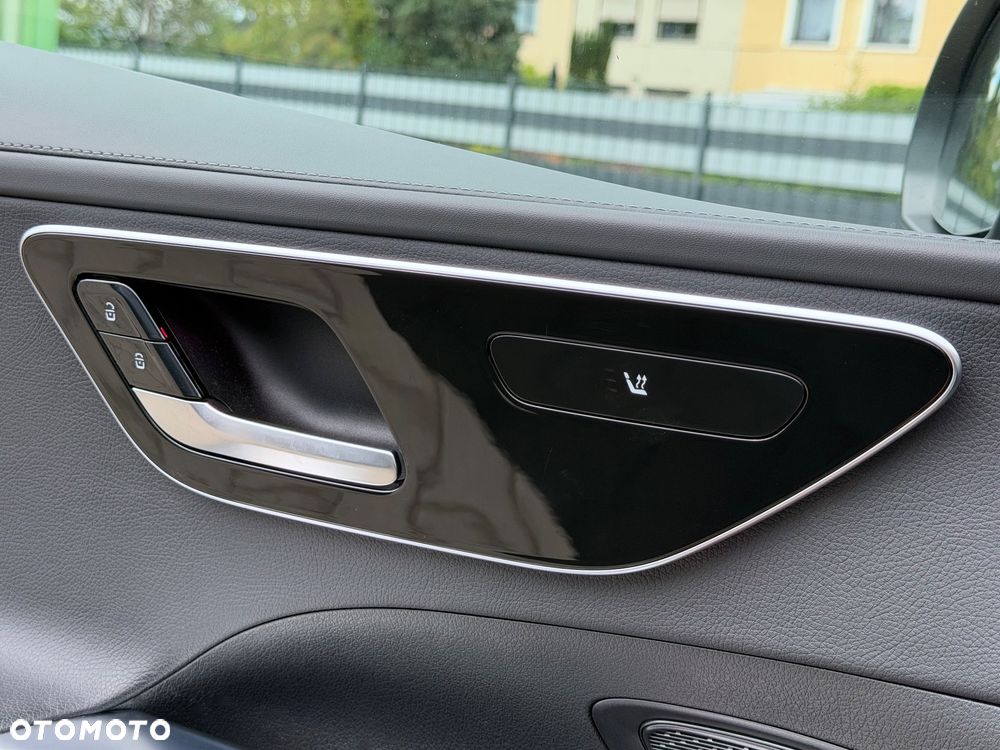 Mercedes-Benz Klasa C 300 de PHEV AMG - 22
