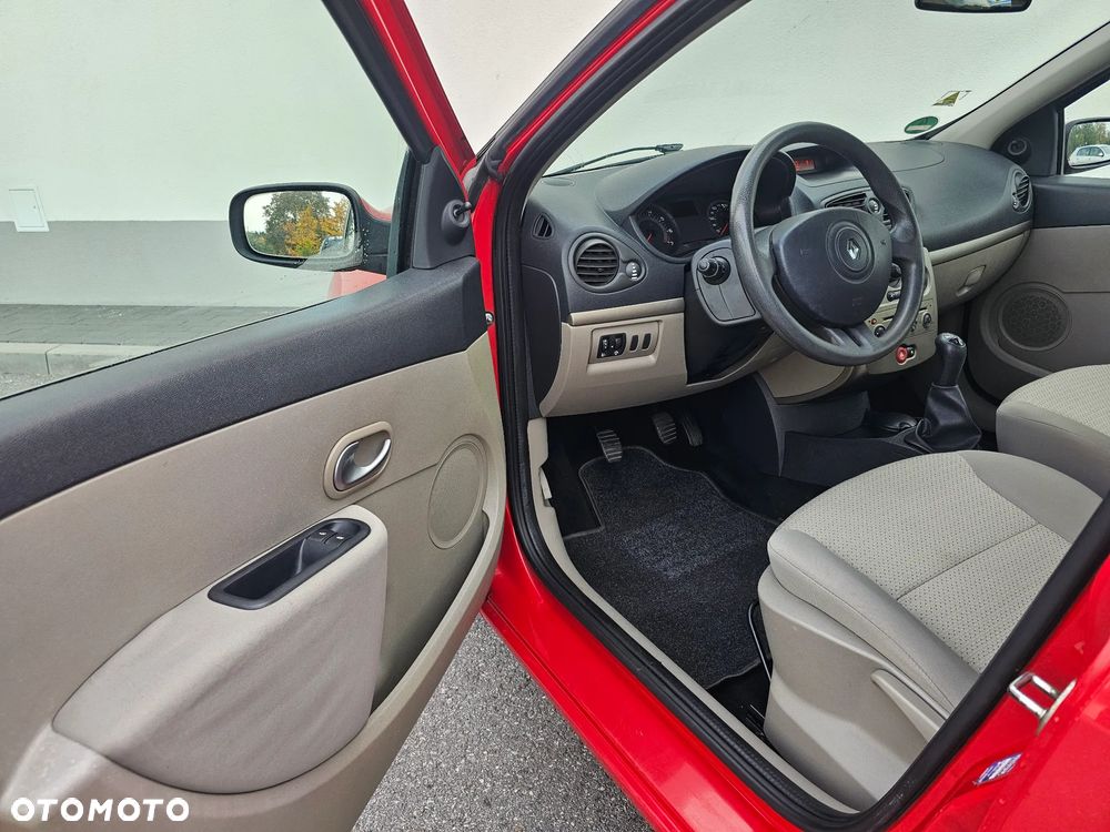 Renault Clio - 14