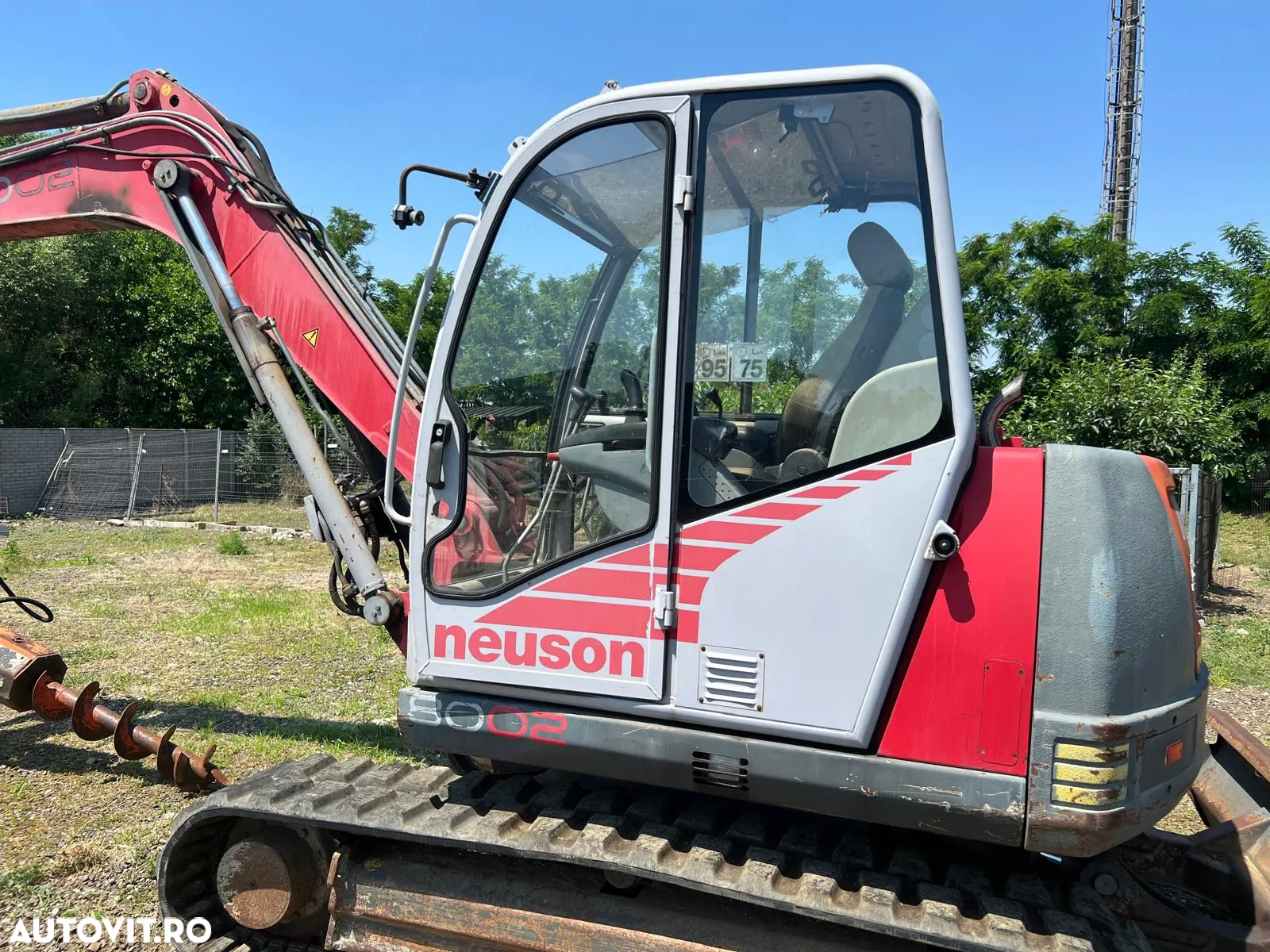 Neuson 8002 - 2