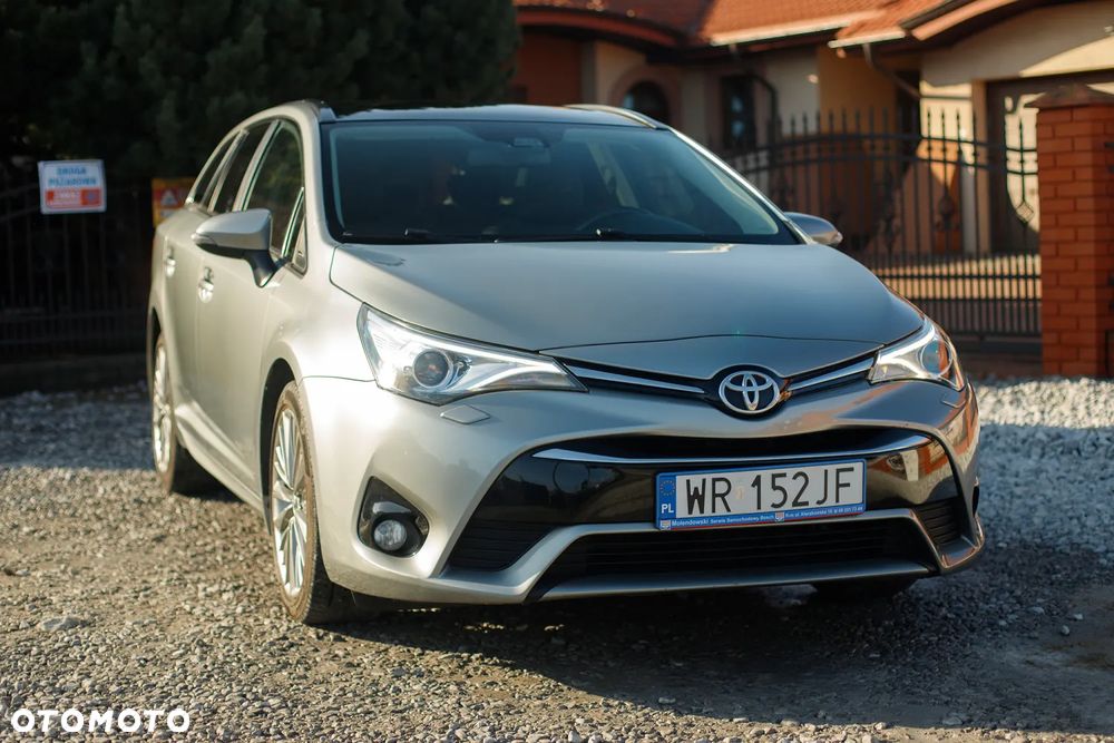 Toyota Avensis 1.8 Executive - 17