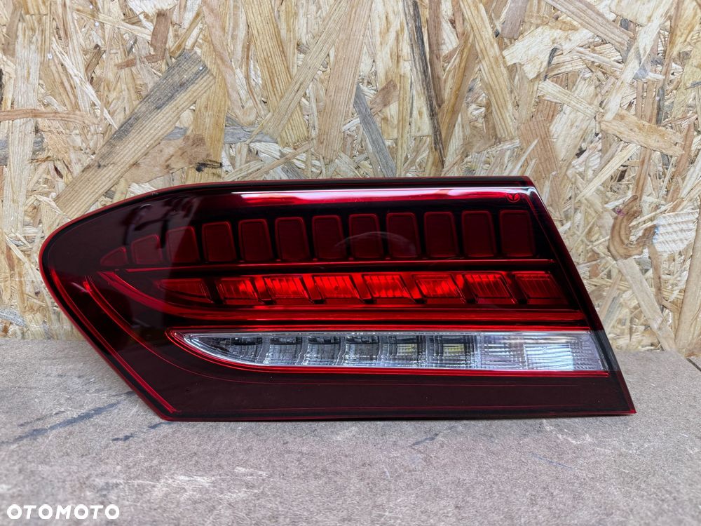 LAMPA TYŁ LEWA W KLAPĘ LED MERCEDES BENZ A238 W238 E COUPÉ A2389063501