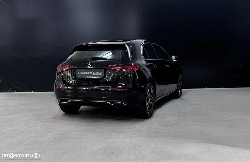 Mercedes-Benz A 250 e - 3