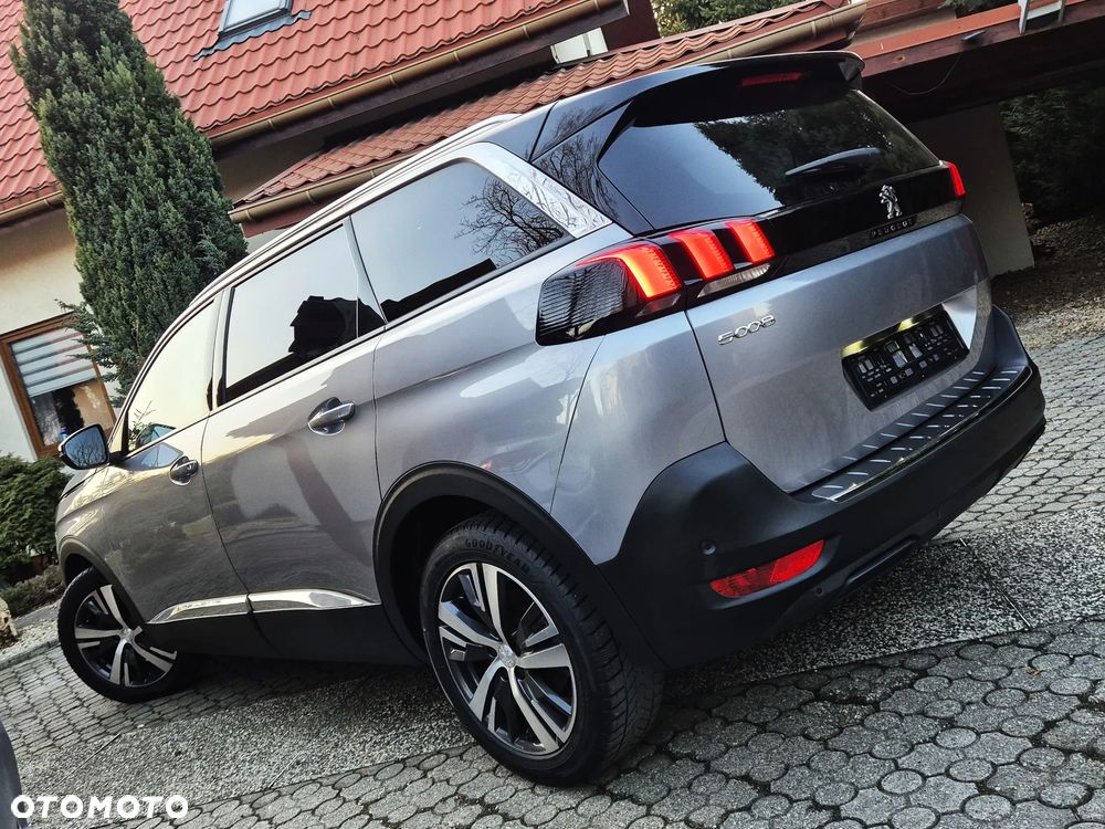 Peugeot 5008 - 8