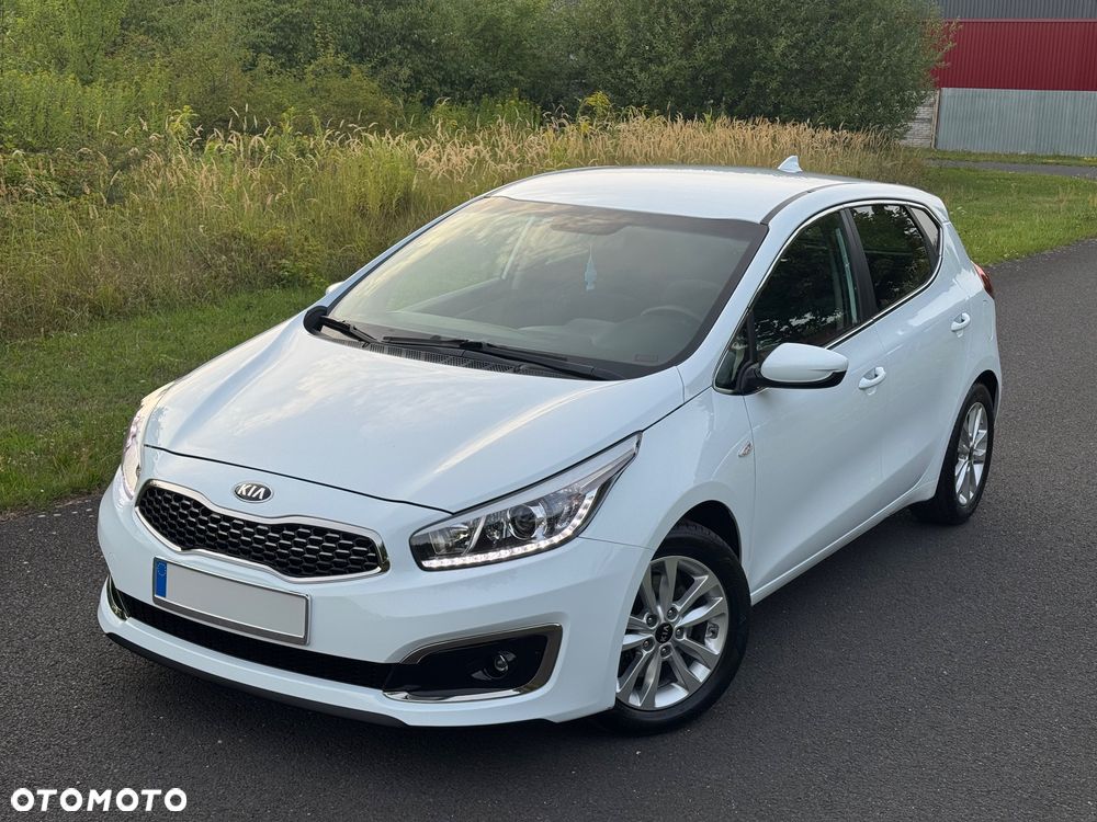 Kia Ceed 1.4 CVVT ISG Dream Team Edition - 13
