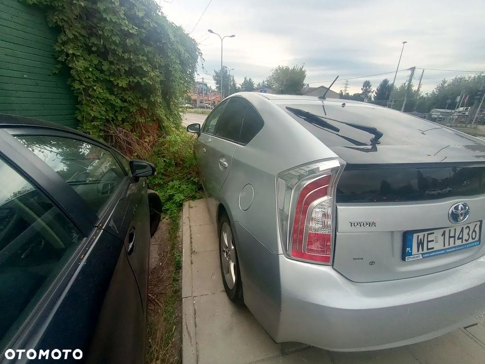 Toyota Prius 1.8 HSD Prestige - 2