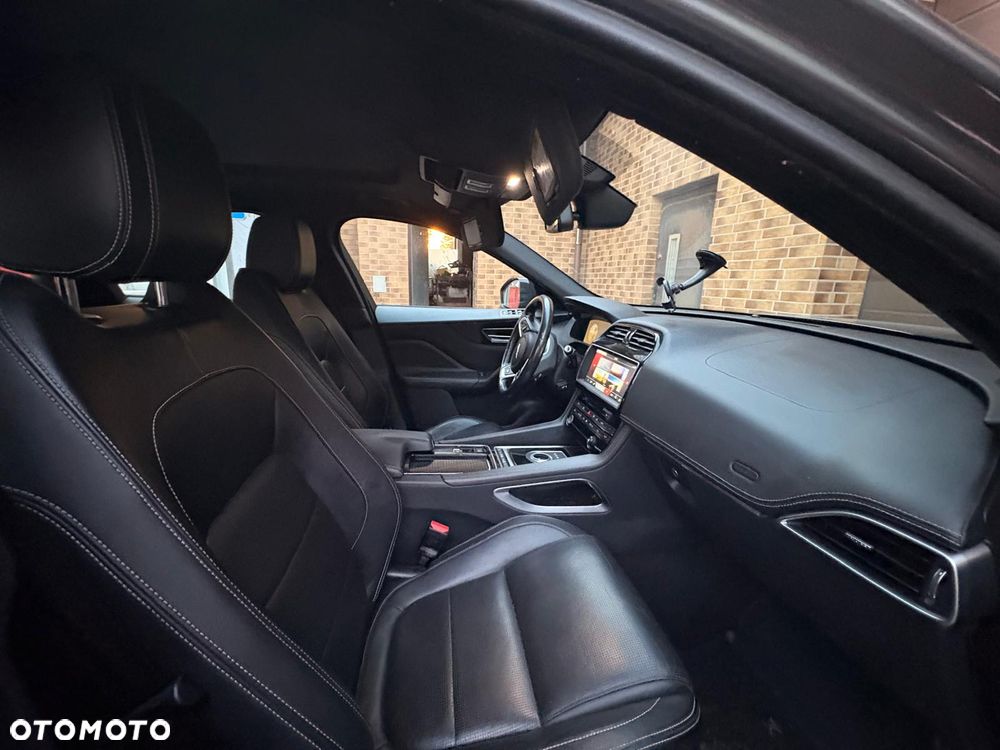 Jaguar F-Pace 2.0 i4D RWD R-Sport - 16