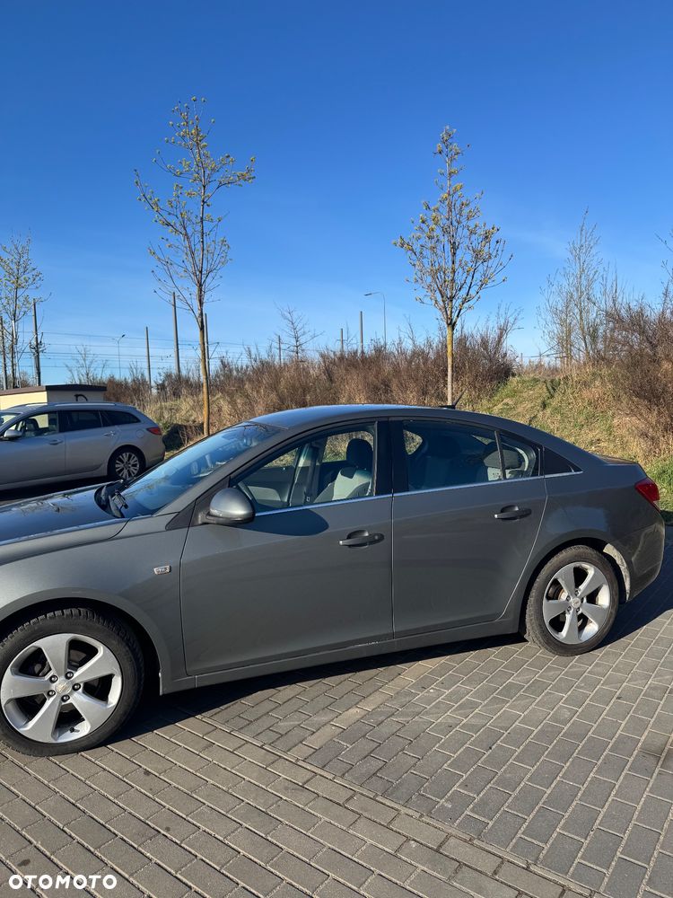 Chevrolet Cruze 1.8 LT+ - 4