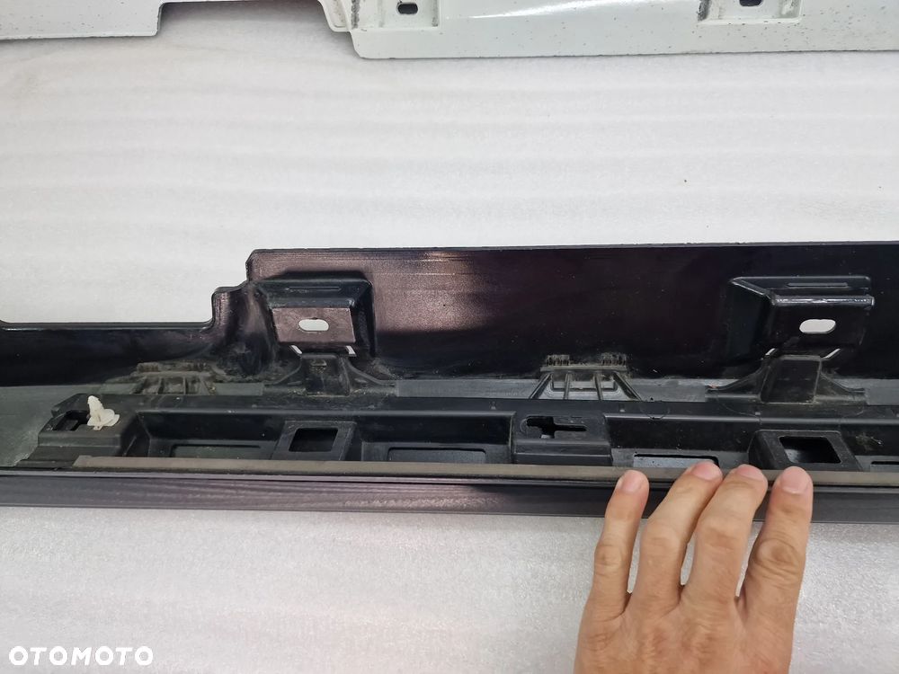 VW PASSAT B8 3G0 14- PRAWA LISTWA PROGOWA / NAKŁADKA PROGU , CZARNA , BIAŁA , SREBRNA , NR 3G0853858F , NR AUKCJI PR347 - 10