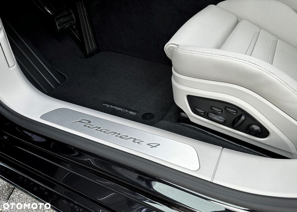 Porsche Panamera - 14