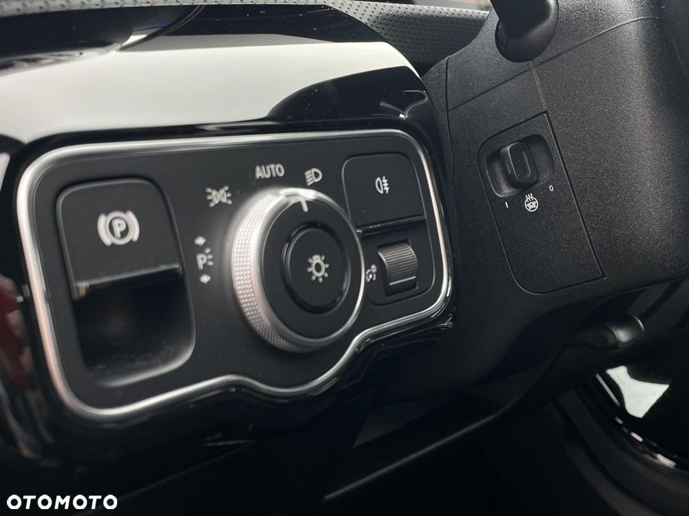 Mercedes-Benz CLA - 25