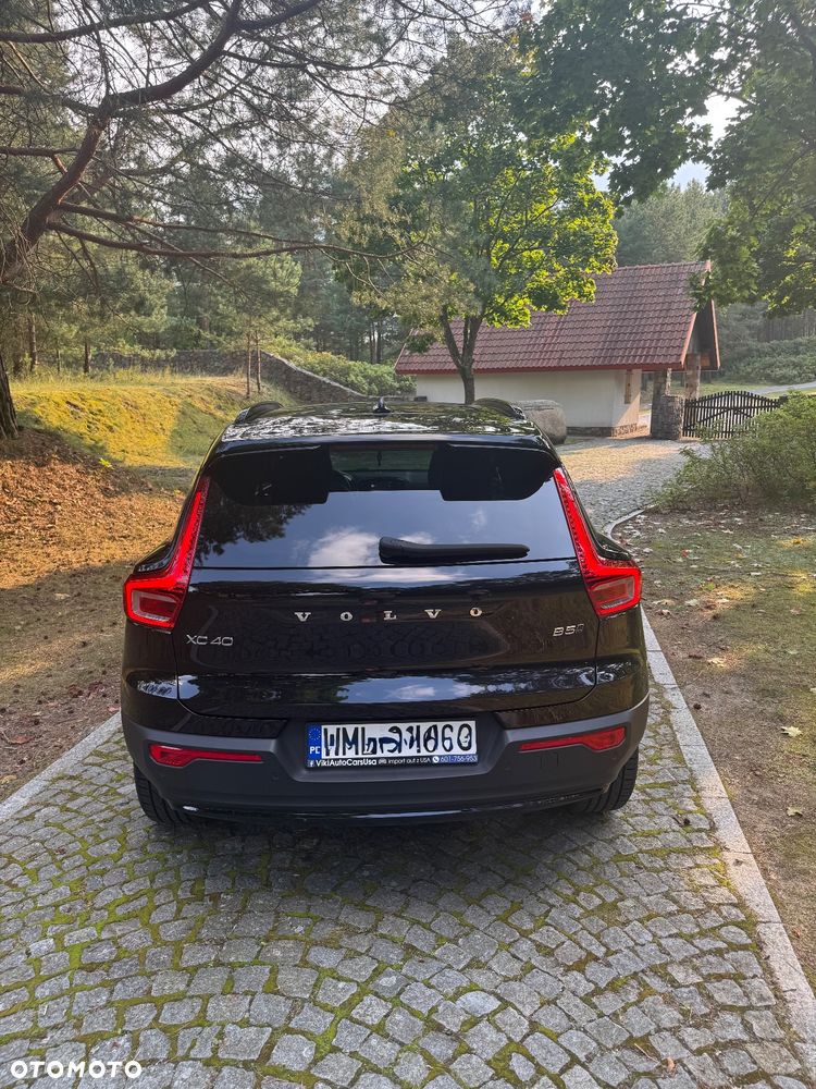 Volvo XC 40 B5 AWD Ultimate Dark - 4