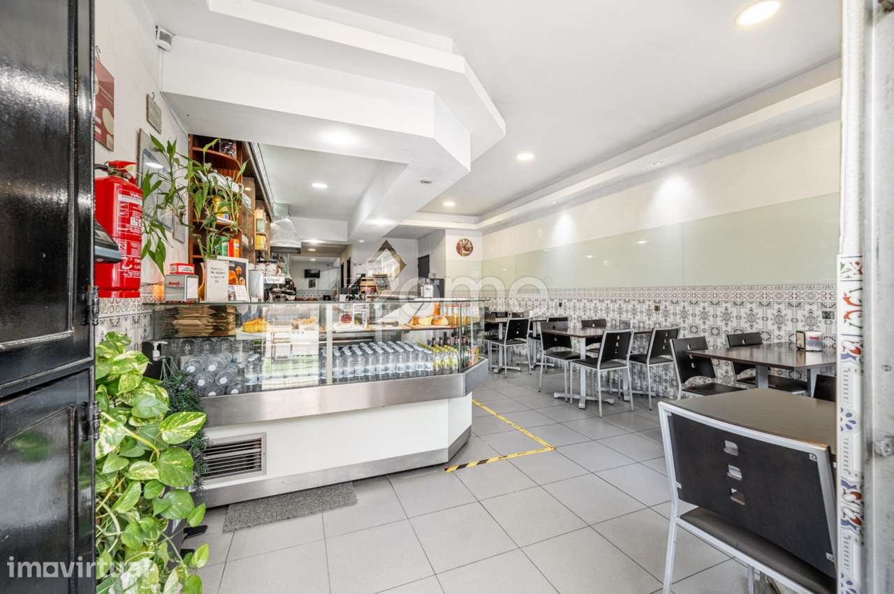 Trespasse de restaurante na Rua do Heroísmo - Porto - Grande imagem: 3/17