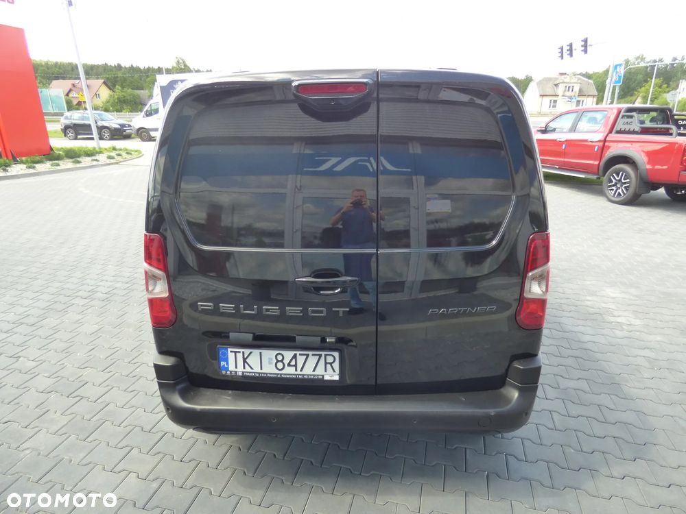 Peugeot PARTNER AUTOMAT DIESEL BLUEHDI 130 KM S&S EAT8 - 8