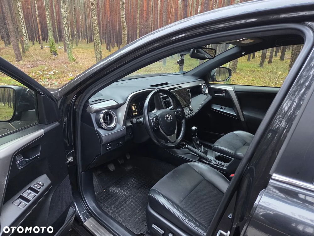 Toyota RAV4 2.0 D-4D Premium 4x2 - 17