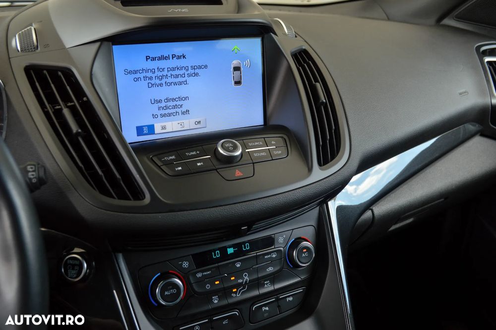 Ford Kuga 2.0 TDCi 2x4 Aut. ST-Line - 18