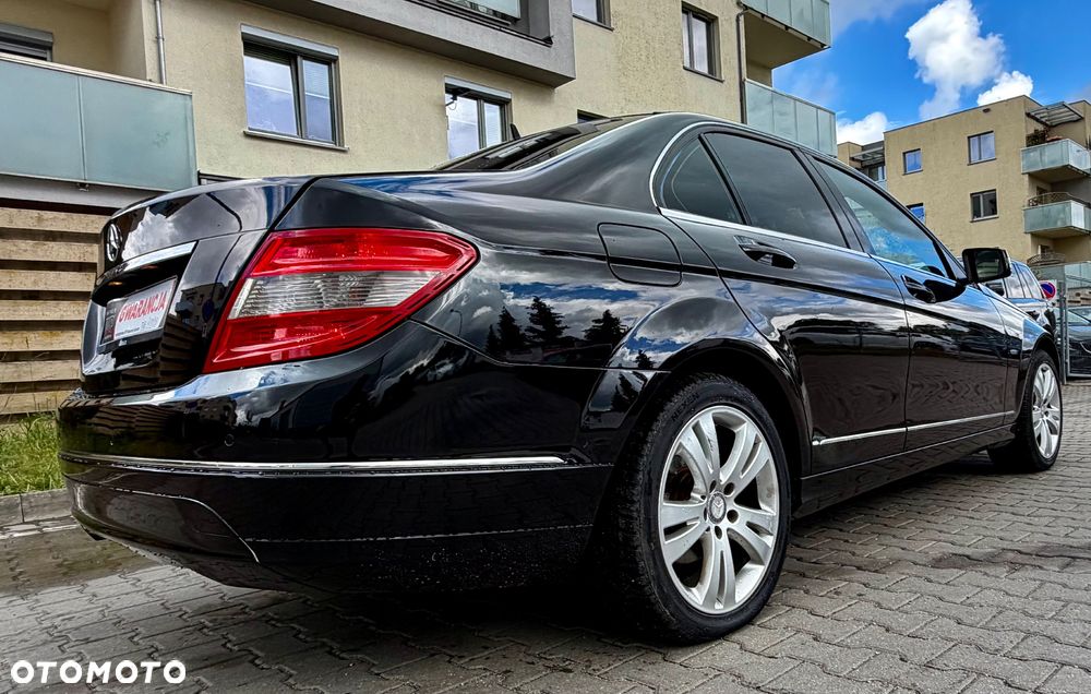 Mercedes-Benz Klasa C 180 BlueEFFICIENCY 7G-TRONIC Avantgarde - 2