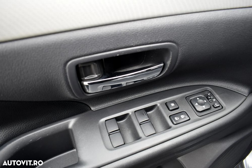 Mitsubishi Outlander 2.0 4WD Plug-In Hybrid Top - 14