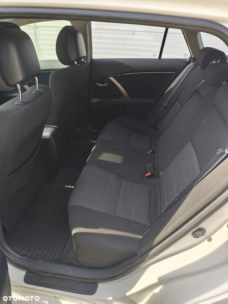 Toyota Avensis 2.0 D-4D Premium - 11