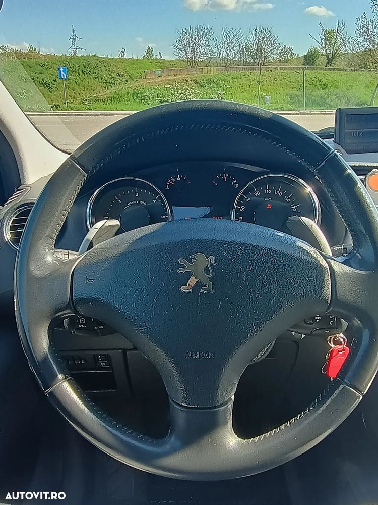 Peugeot 3008 1.6 HDI FAP BVMP6 Confort Pack - 21