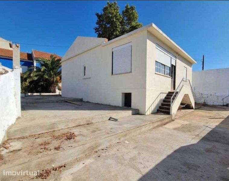 Moradia com espaço exterior T3 - Grande imagem: 2/8