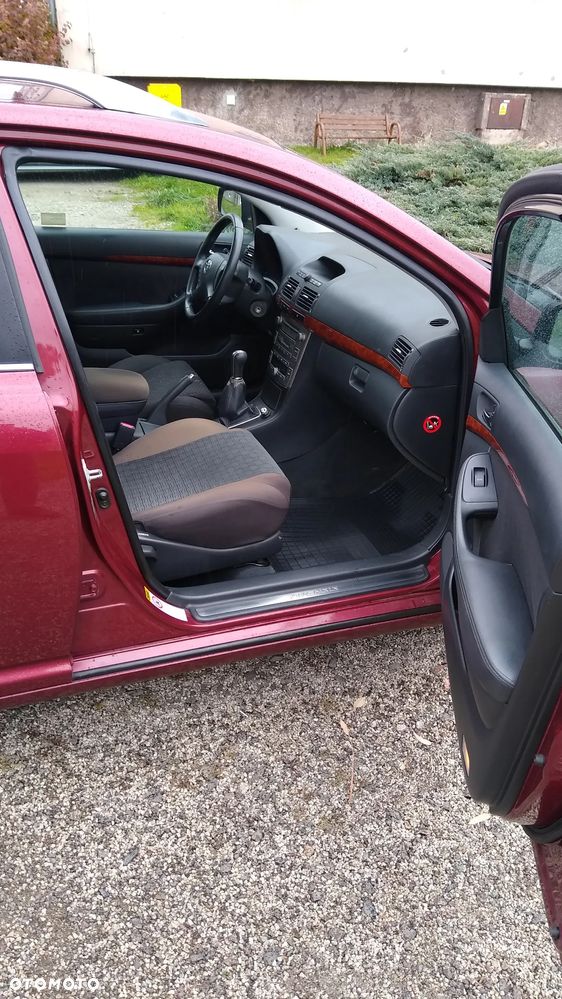 Toyota Avensis 2.0 VVT-i Sol - 16