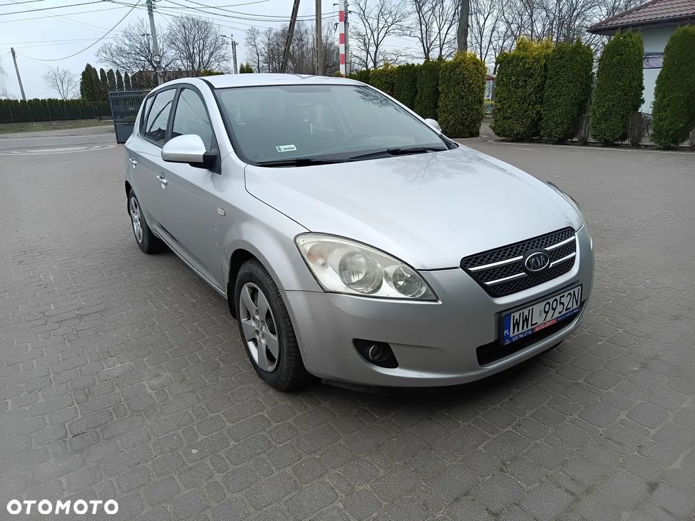 Kia Ceed 2.0 crdi Comfort + - 9