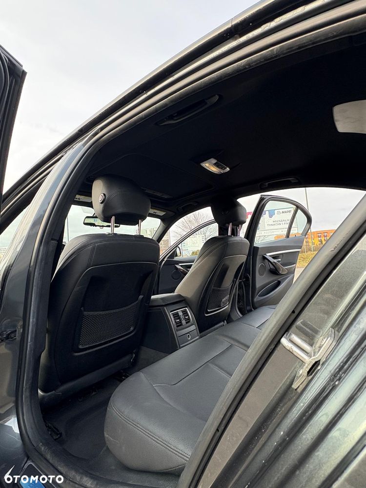 BMW Seria 3 328i Sport Line - 5
