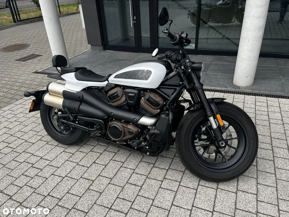 Harley-Davidson Sportster - 1